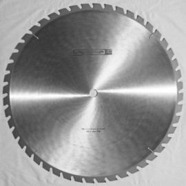 Lame de scie circulaire carbure SB‑NF700 – spéciale bois résistante aux clous – 700 mm Ø