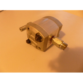 Pompe hydraulique fendeuse Hecht 6121