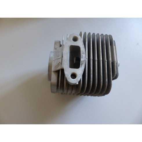 Cylindre moteur débroussailleuse Hecht 163