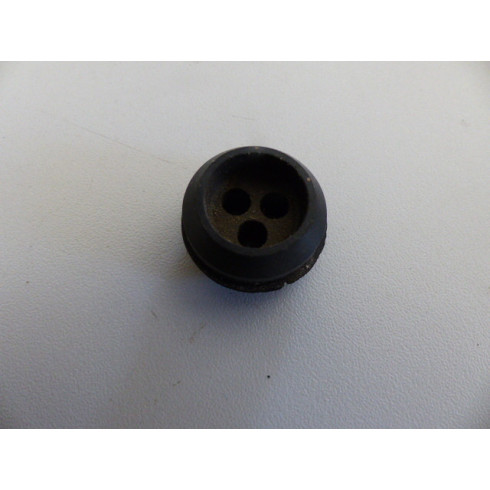 Passe tube réservoir essence débroussailleuse Hecht 151