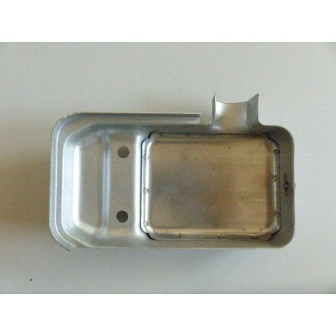 Couvercle échappement moteur thermique souffleur Hecht 972