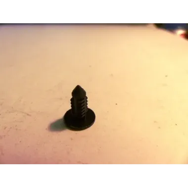 Agrafe capot tronçonneuse Hecht