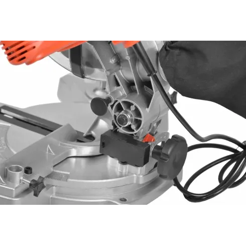 Scie à onglet 220V 1400W Hecht