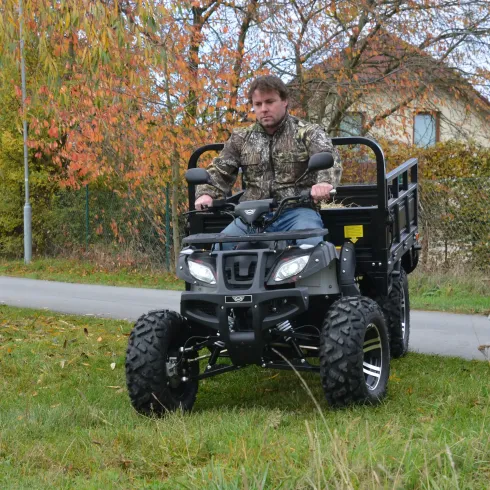 Quad utilitaire électrique HECHT FARMIS 72 V/52 Ah 3000 W 475 kg de charge